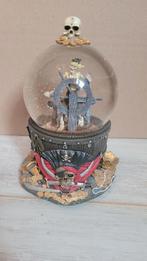 Disney snowglobe Pirates of the Carribean, Ophalen of Verzenden, Overige figuren, Zo goed als nieuw