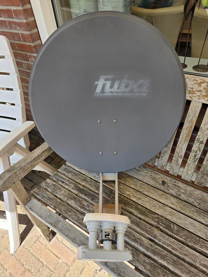 Fuba 65cm Schotelantenne met Triple LNB, Audio, Tv en Foto, Schotelantennes, Gebruikt, (Schotel)antenne, Overige merken, Ophalen