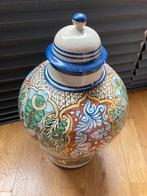 Marokkaanse siervaas met deksel, handbeschilderd, Huis en Inrichting, Ophalen, Overige kleuren, 50 tot 75 cm, Aardewerk of Porselein