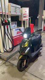 Piaggio zip 50cc brom, Fietsen en Brommers, Scooters | Piaggio, Ophalen, Zo goed als nieuw, Benzine, Zip
