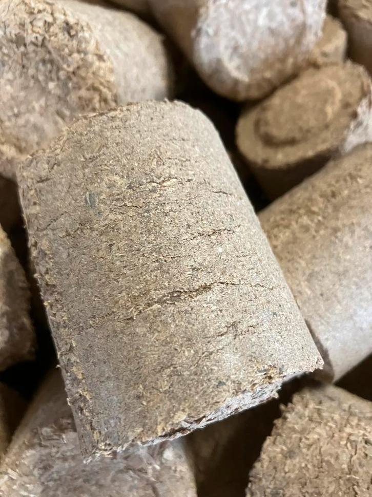 Briketten haardhout klein groot van €10.- uit de houtzagerij, Tuin en Terras, Haardhout, Blokken, Overige houtsoorten, Minder dan 3 m³