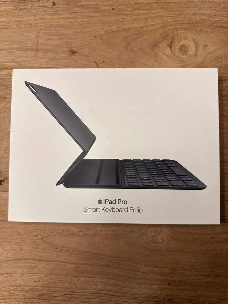 iPad Pro Smart Keyboard Folio, Computers en Software, Tablet-hoezen, Zo goed als nieuw, Bescherming voorkant, 11 inch, Ophalen of Verzenden