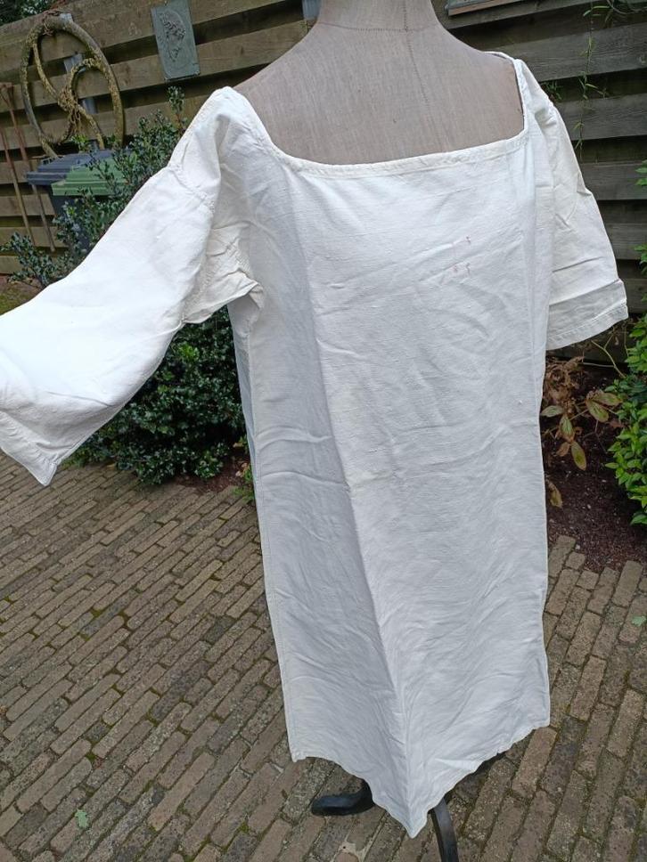 Origineel vintage linnen (weeshuis) nachthemd monogram (RL2), Antiek en Kunst, Antiek | Kleding en Accessoires, Ophalen of Verzenden
