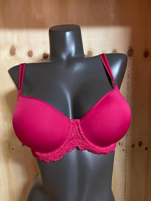 Wacoal t shirt bh maat 75d en 80d embracelce, Kleding | Dames, Ondergoed en Lingerie, BH, Overige kleuren, Verzenden