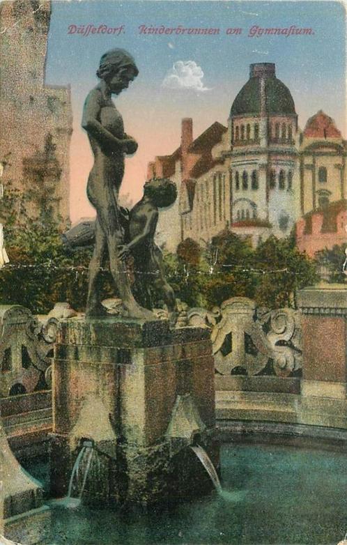 (381-409-007) Dusseldorf Kinderbrunnen am Gymmaslum, Verzamelen, Ansichtkaarten | Buitenland, Duitsland, Voor 1920, Verzenden