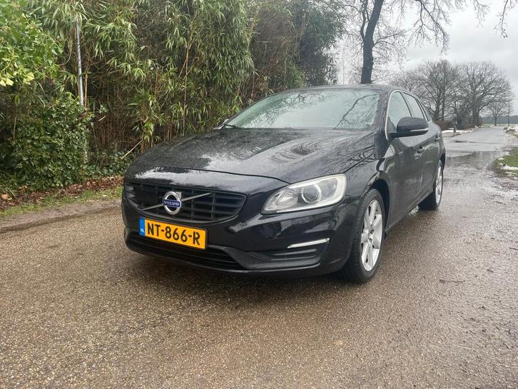 Volvo V60 T2 Nordic Automaat/Standkachel/Xenon 2017, Auto's, Volvo, Particulier, V60, ABS, Adaptieve lichten, Airbags, Airconditioning