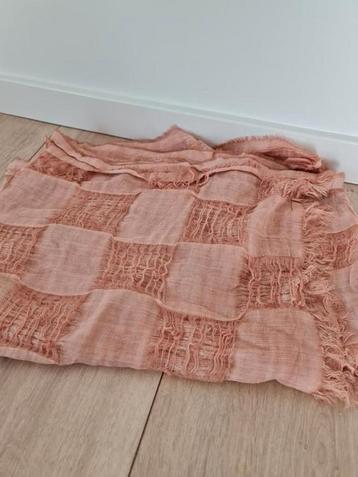 Newborn layer roze beschikbaar voor biedingen