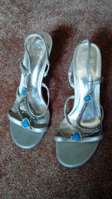Sandalette zilverkleurig met blauw maat 36 hak ca 8 cm beschikbaar voor biedingen