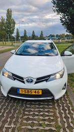Toyota Auris 1.8 Hybrid NAP AUTO  2013 Apk tot 22 -09 2026, Auto's, 65 €/maand, 28 km/l, 4 cilinders, Wit