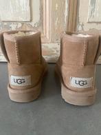Ugg maat 26, Kinderen en Baby's, Kinderkleding | Schoenen en Sokken, Ophalen, UGG, Jongen of Meisje, Laarzen