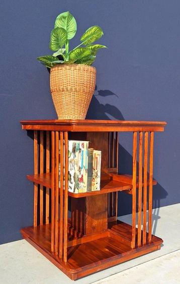 Vintage boekenkast, boekenmolen, verrijdbare boeken kast beschikbaar voor biedingen