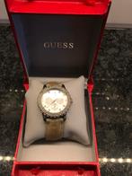 Guess horloge met strass en doos, Sieraden, Tassen en Uiterlijk, Armbanden, Staal, Ophalen of Verzenden, Zo goed als nieuw, Zilver