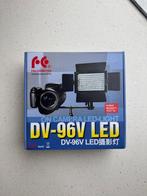 Falcon Eyes DV96V On Camera Led Light, Ophalen, Zo goed als nieuw, Lamp of Flitsset