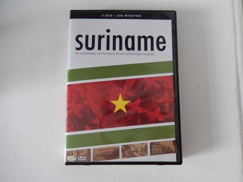 de ontwikkeling van Suriname tot een zelfstandige republiek, Cd's en Dvd's, Dvd's | Documentaire en Educatief, Zo goed als nieuw