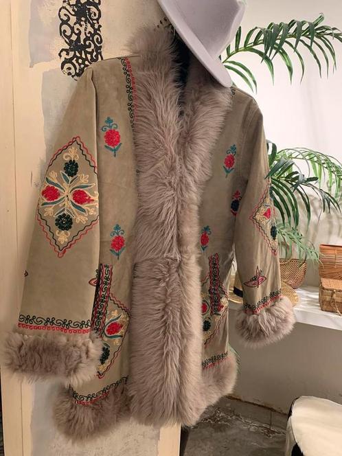 Vintage Afghaanse lammy coat L bohemian embroidery jas, Kleding | Dames, Jassen | Winter, Zo goed als nieuw, Maat 42/44 (L), Beige