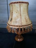 Vintage tafellamp notenhout kap echt leer, Antiek en Kunst, Ophalen of Verzenden