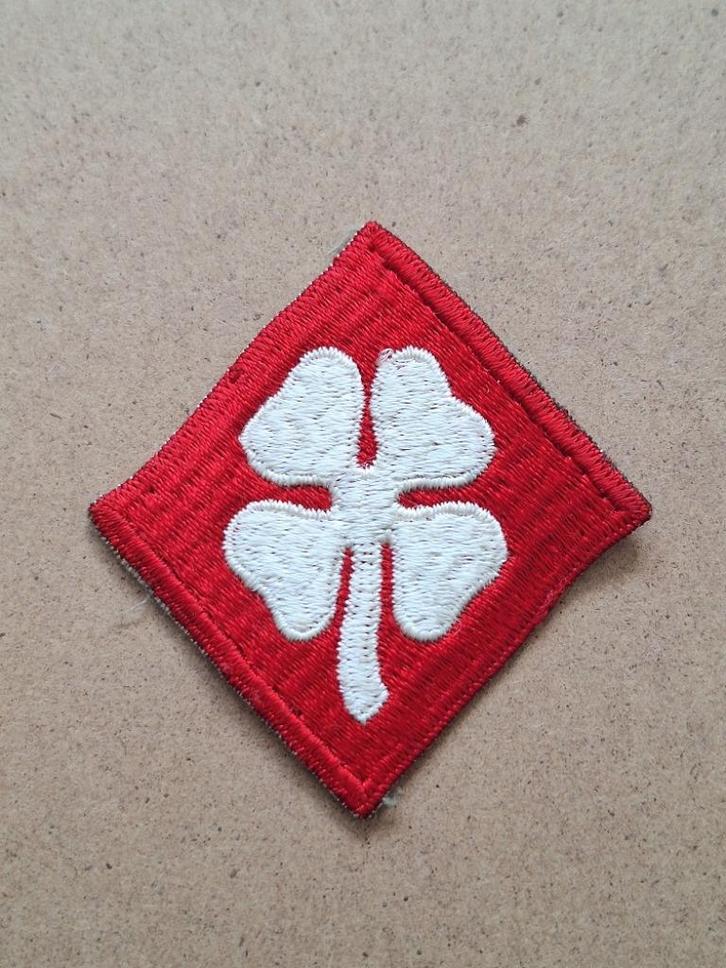 WWII US 4th army patch ribbed weave!, Verzamelen, Militaria | Tweede Wereldoorlog, Embleem of Badge, Amerika, Verzenden