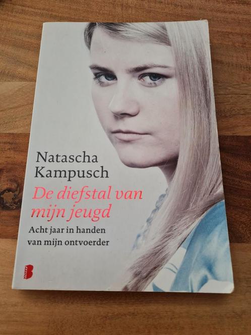 Natascha Kampusch - De diefstal van mijn jeugd, Boeken, Literatuur, Zo goed als nieuw, Nederland, Ophalen of Verzenden