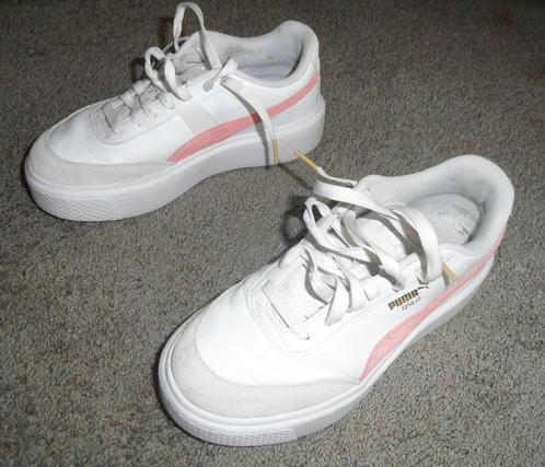 In goede staat: PUMA sportschoenen (Oslo), maat 39, Kleding | Dames, Schoenen, Zo goed als nieuw, Sportschoenen, Wit, Ophalen of Verzenden