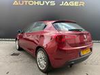 Alfa Romeo Giulietta 1.4 T Distinctive|Automaat|Pano|, Auto's, Alfa Romeo, Stof, Zwart, 4 cilinders, Origineel Nederlands