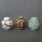 Vintage kavel van 3 Chinese porseleinen mini vaasjes, Antiek en Kunst, Antiek | Porselein, Ophalen of Verzenden