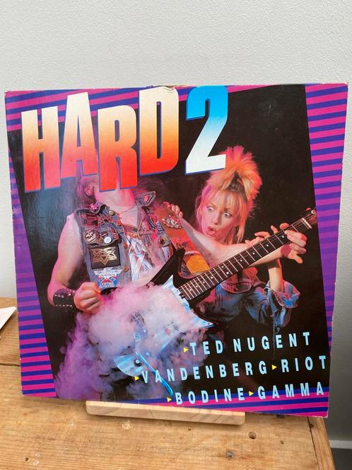 LP Hard 2 verzamel - 1982, Cd's en Dvd's, Vinyl | Hardrock en Metal, Gebruikt, Ophalen of Verzenden