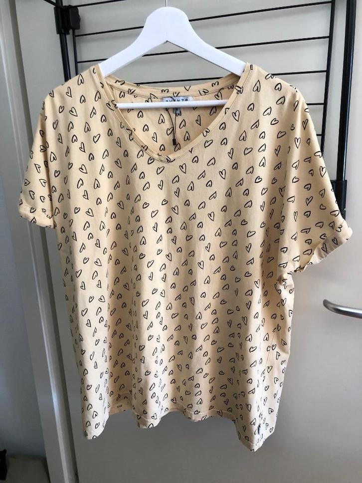 Zhenzi top t-shirt korte mouw geel hart hartjes 46/48 oto 67, Kleding | Dames, Grote Maten, Nieuw, Shirt of Top, Geel, Verzenden