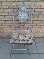 Oude metalen tuinstoel met sierlijk design, Ophalen of Verzenden, Gebruikt, Metaal