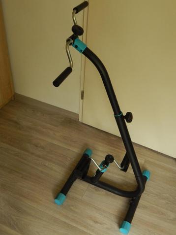 Arm / been trainer beschikbaar voor biedingen