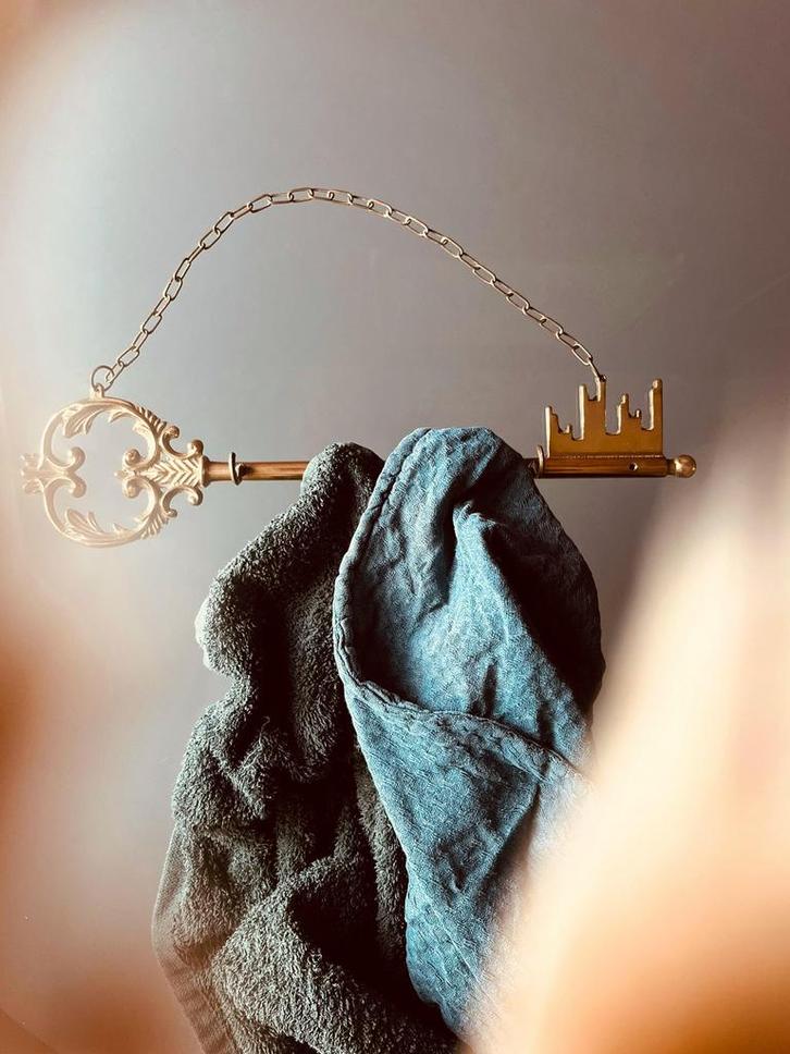 MESSING SLEUTEL MET HAAKJES, Antiek en Kunst, Antiek | Koper en Brons, Ophalen of Verzenden