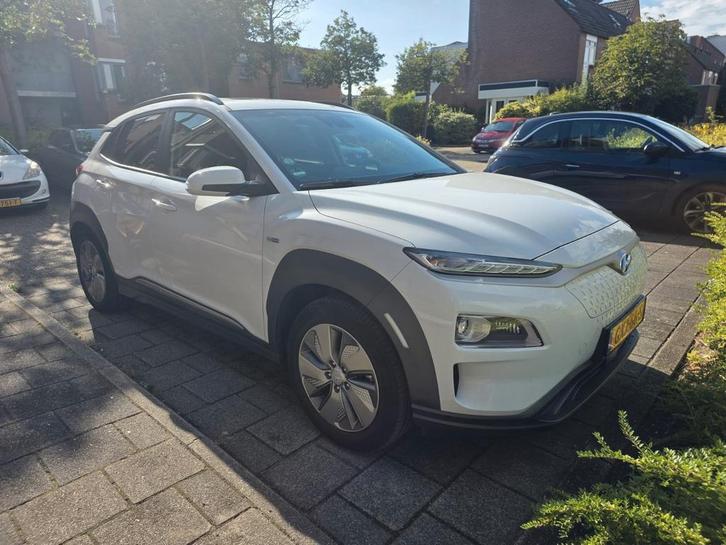 Hyundai Kona EV 204pk 2WD Aut. 2020 Wit, Auto's, Hyundai, Particulier, Kona, ABS, Adaptive Cruise Control, Airbags, Airconditioning