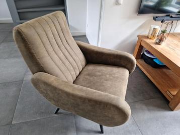 Olijfgroene fauteuil, zo goed als nieuw beschikbaar voor biedingen