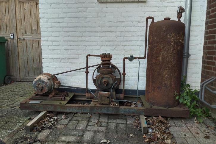 Vintage Industriële Compressor – R.S. Stokvis & Zonen, Antiek en Kunst, Antiek | Gereedschap en Instrumenten, Ophalen of Verzenden