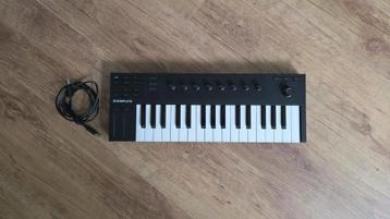Native Instruments Komplete Kontrol M32 (Midi Keyboard) beschikbaar voor biedingen