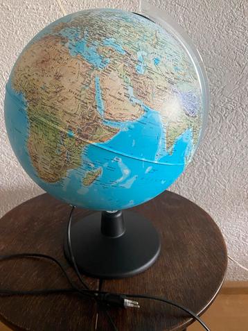 Globe Technodidactica - Verlichte Wereldbol beschikbaar voor biedingen
