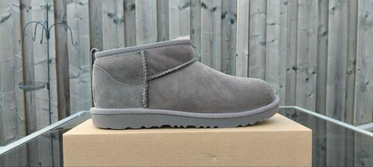 Uggs Classic Ultra Mini (Kids) Thundercloud, Kleding | Dames, Schoenen, Nieuw, Lage of Enkellaarzen, Grijs, Ophalen of Verzenden