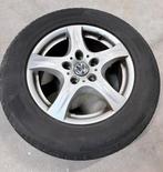 Winterbanden VW Touareg 235 65 17 6 mm profiel 5x130, Auto-onderdelen, Banden en Velgen, Gebruikt, Banden en Velgen, 17 inch, 235 mm