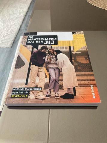 Maatschappijleer MBO 3/4 - Zo goed als nieuw! beschikbaar voor biedingen