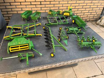 Partij John Deere landbouwwerktuigen Ertl 1/16 beschikbaar voor biedingen
