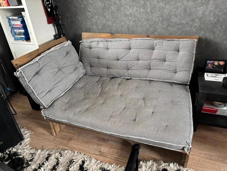 Loungebank pallet hout met kussens - makkelijk te monteren, Huis en Inrichting, Banken | Bankstellen, Gebruikt, Rechte bank, Tweepersoons