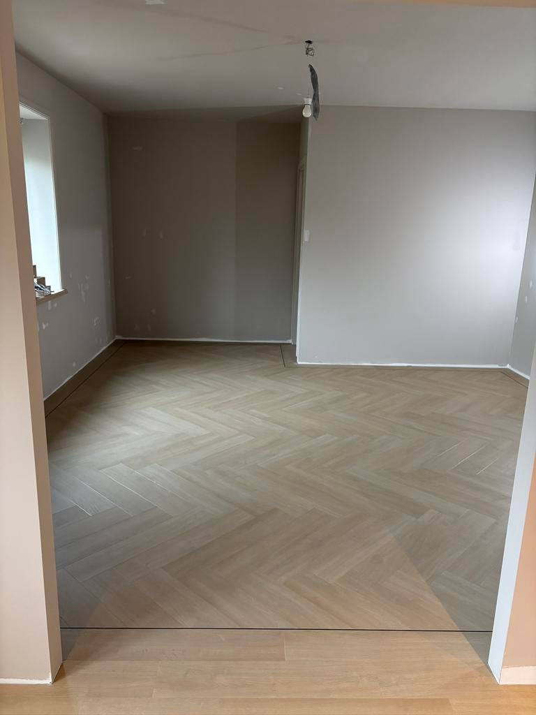 Vloerenlegger  gezocht? (Woningstoffeerder), Ophalen