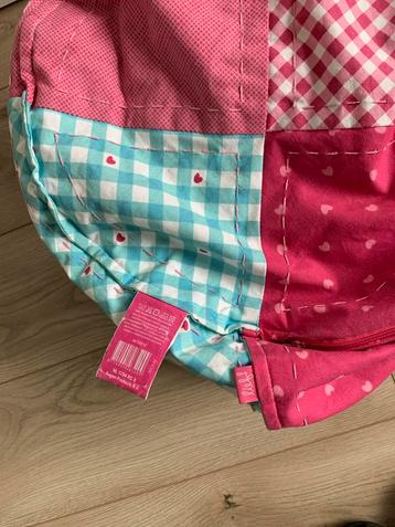 Poef van het merk ‘lief’ beschikbaar voor biedingen