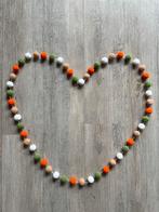 Pompom slinger olijfgroen/oranje/lichtbruin/wit, Ophalen of Verzenden, Nieuw, Wanddecoratie