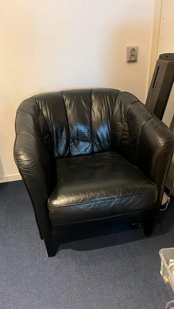 Comfortabele leren zit fauteuil stoel vintage beschikbaar voor biedingen