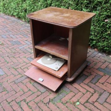 GRATIS Radio meubel Philips pick-up vintage retro jaren '60 beschikbaar voor biedingen