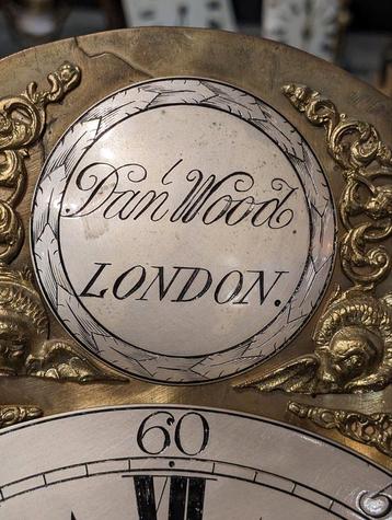 Antiek uurwerk Londen met slinger. €200. 30x42 cm