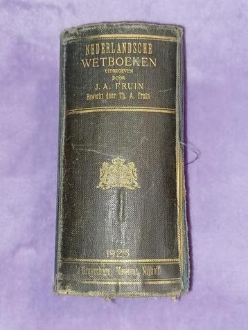 Boek: Nederlandsche wetboeken 1923 J. A Fruin beschikbaar voor biedingen