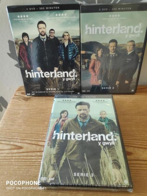 HINTERLAND - SEIZOEN 1 T/M 3 IN SEAL, Cd's en Dvd's, Dvd's | Tv en Series, Nieuw in verpakking, Actie en Avontuur, Boxset, Vanaf 16 jaar