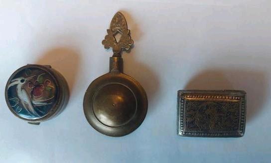 Antiek snuifdoosje pillendoosje en snuifflesje rond 1900, Antiek en Kunst, Kunst | Niet-Westerse kunst, Ophalen of Verzenden