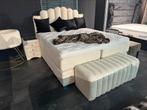 Witte boxspring met een mooie stof erop, Hobby en Vrije tijd, Stoffen en Lappen, Ophalen of Verzenden, Zo goed als nieuw